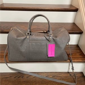 BETSEY JOHNSON GRAY SKULL TRAVEL DUFFLE WEEKENDER BAG NEW
